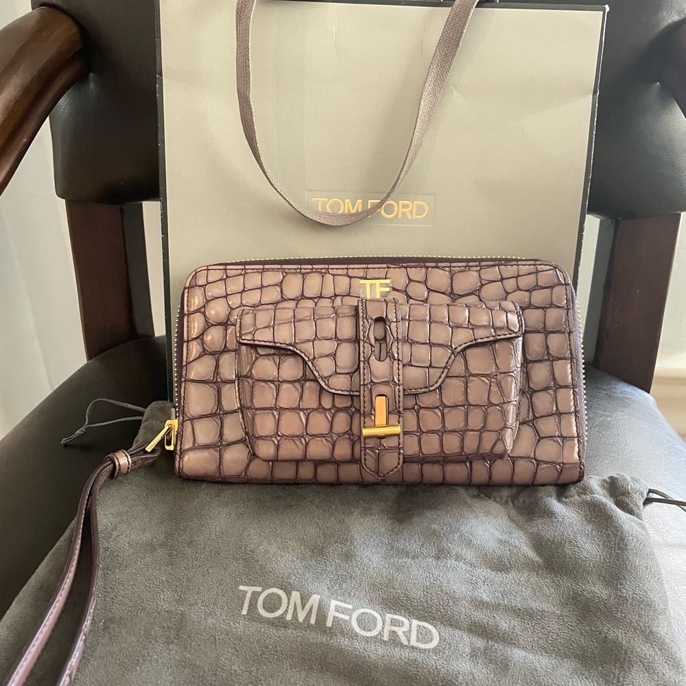 Tom Ford Embossed Croc-effect Leather T-twist Clutch In Purple